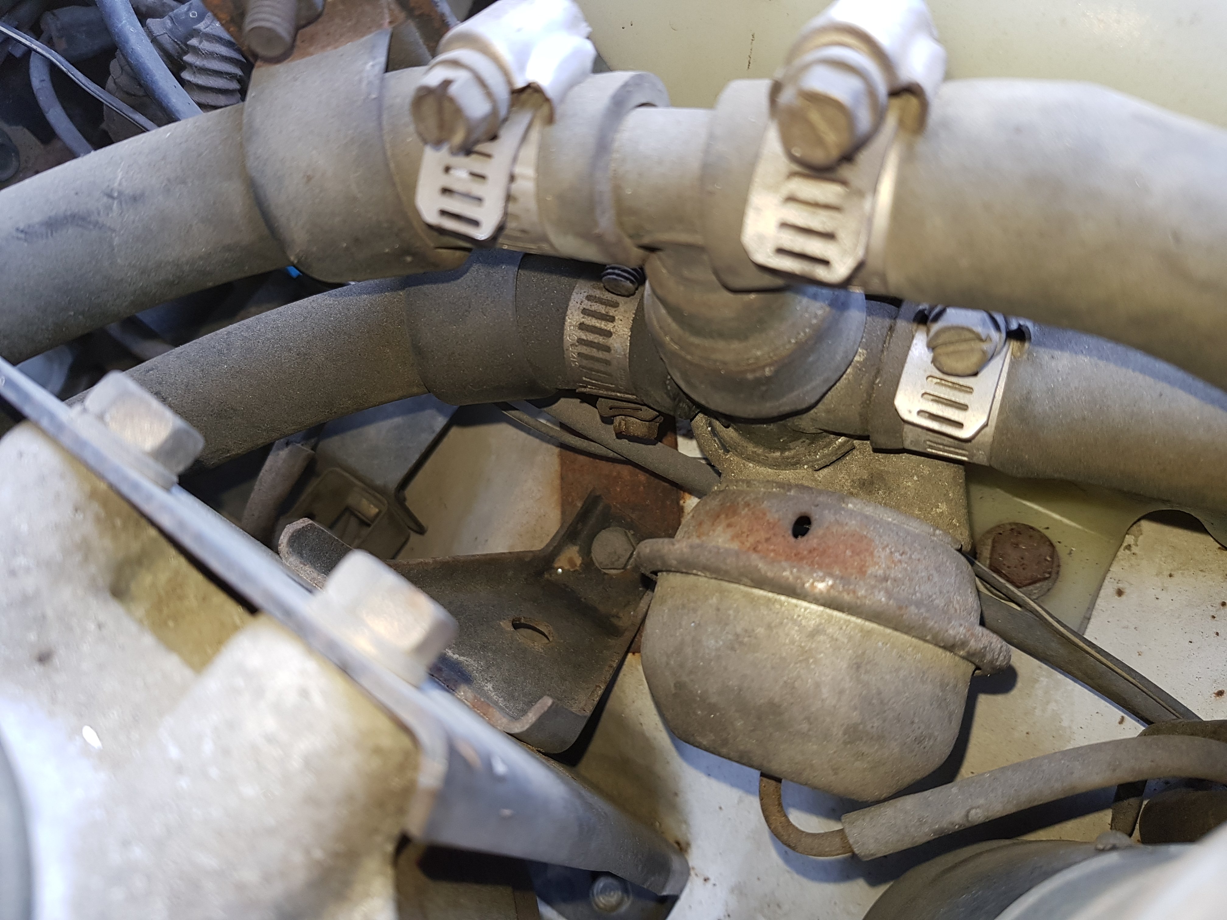 engine_bay_rear_heater_vacuum_water_control_valve